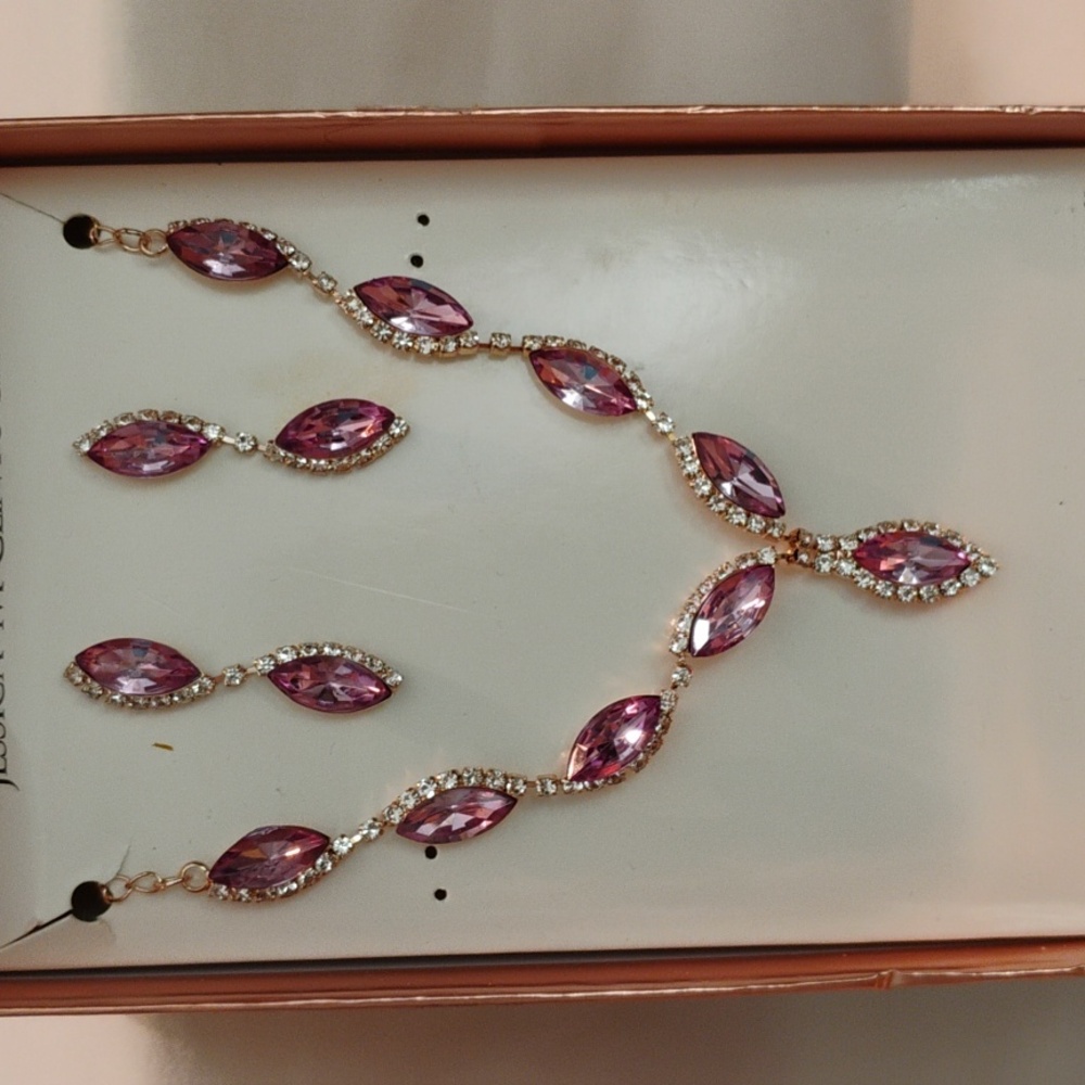 Jessica McClintock Purple Necklace with Elegant Design